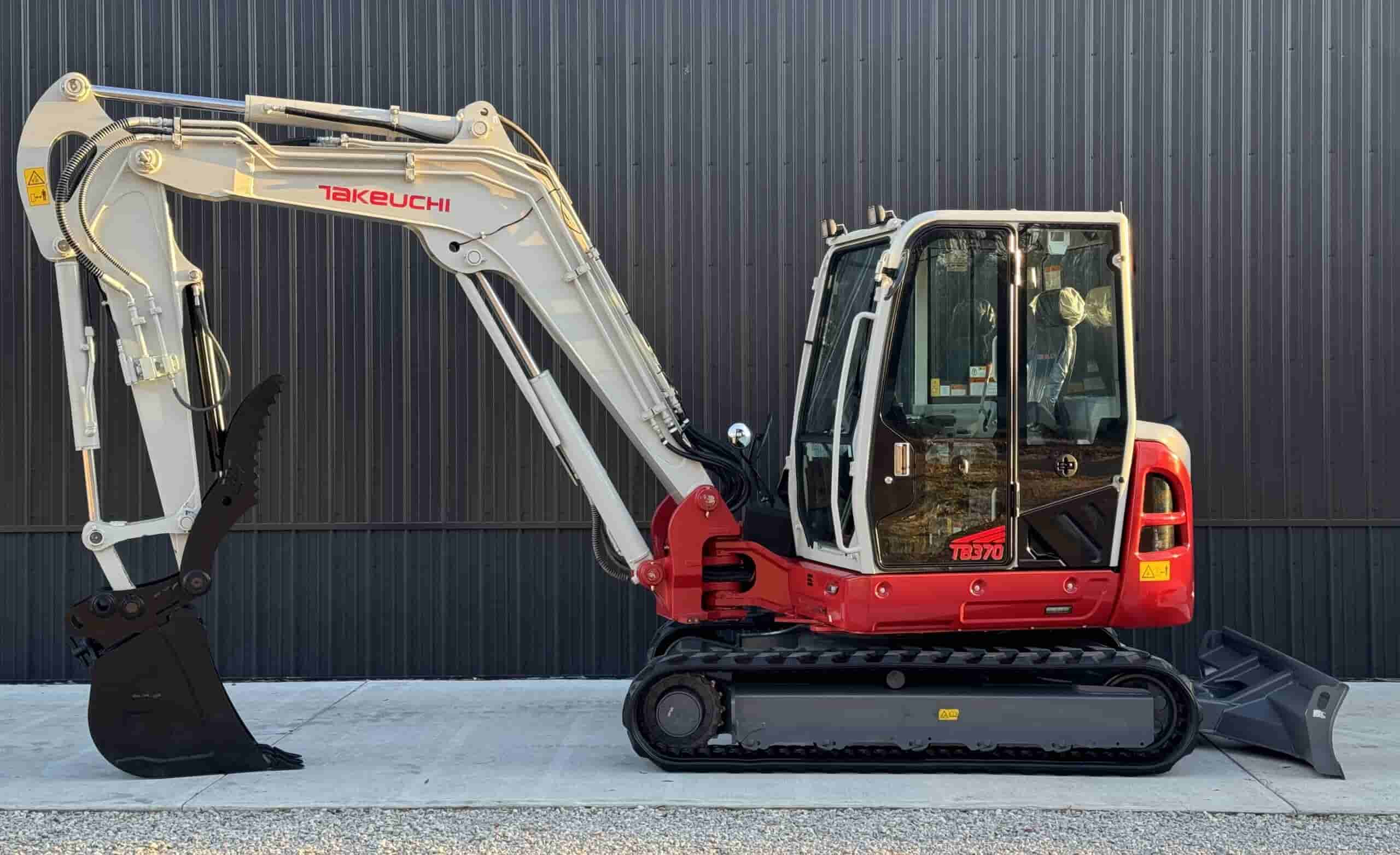 2022 TAKEUCHI TB370 4 Buckets
